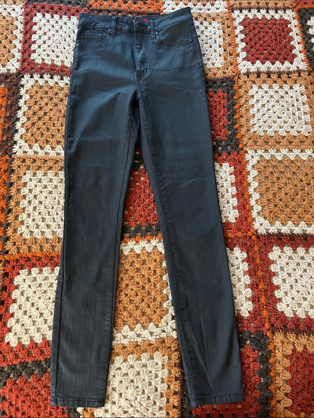 Guess Women’s Dark Black Skinny Jeans